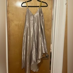 Floreat LOVED Monroe Metallic Silver Slip Dress Anthropologie
Size XS (loose)